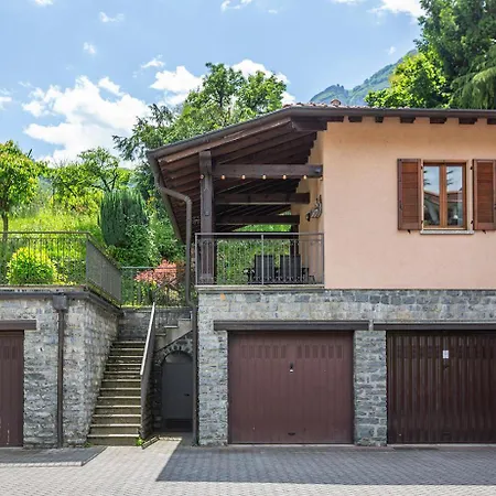 بيت للعطل L'acero Rosso - Giardino Privato E Box Auto