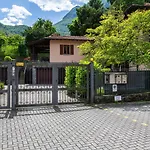 L'acero Rosso - Giardino Privato E Box Auto Apartament