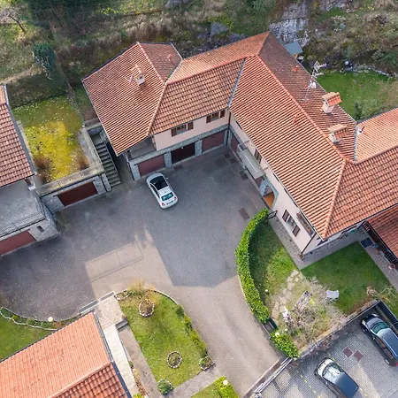 L'acero Rosso - Giardino Privato E Box Auto Menaggio