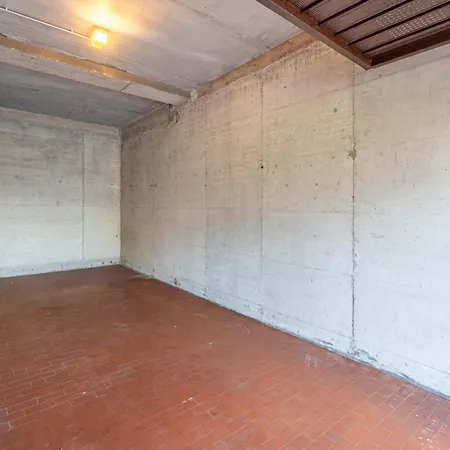 L'acero Rosso - Giardino Privato E Box Auto Apartman