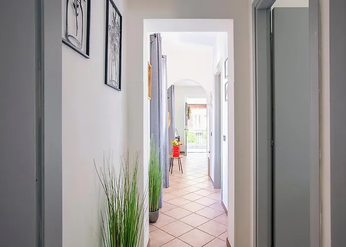 L'acero Rosso - Giardino Privato E Box Auto * Μενάτζιο